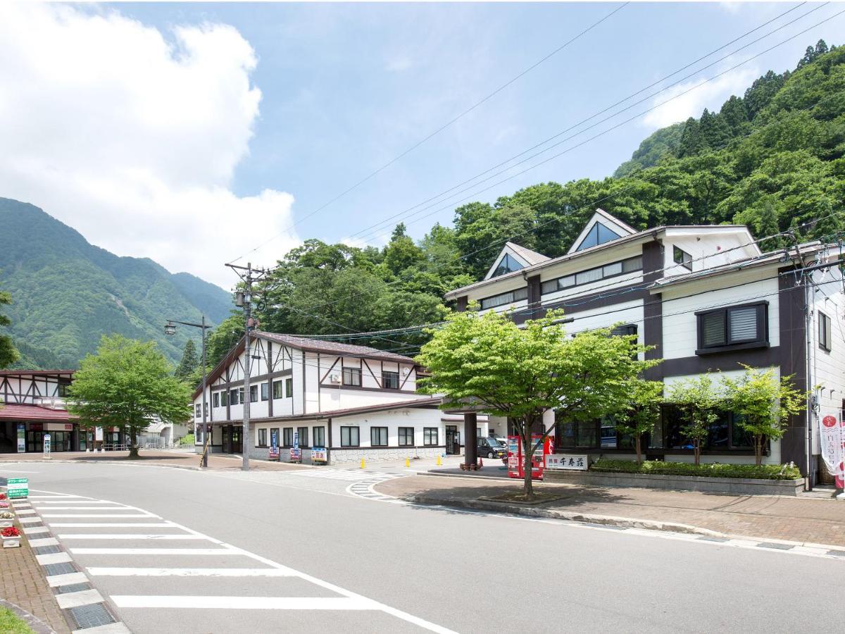 Hotel Tateyama Kurobe Alpine Route Senjuso 立山黒部アルペンルート千寿荘 Exterior foto